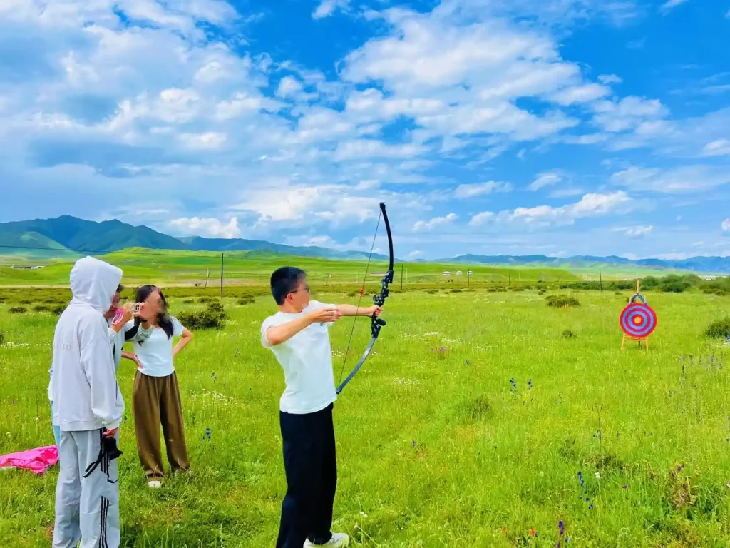 桑青营地民宿娱乐项目草原射箭
